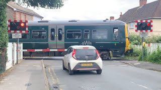 Furze Platt level crossing Berkshire GWR [upl. by Mariejeanne]