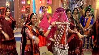 Sanaya Iranis Traditional Dance  Rangrasiya Full Episode [upl. by Rollins]