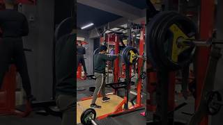 BELTLESS 130KG SQAUTE WHILE SUFFERING WITH COLDampFEVER gym motivation squat BELTLESS legday [upl. by Anaoj]