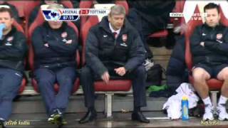 Arsène Wenger Throws a Bottle of Water  So Angry  FUNNY [upl. by Araic]