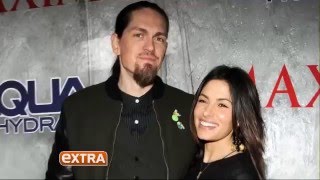 Extra  Steve Howey [upl. by Dnilazor]