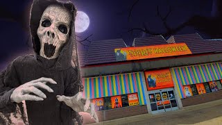 SPIRIT HALLOWEEN 2020 inside AWESOME ABANDONED TOYS R US  Boardman Ohio [upl. by Ecirp]