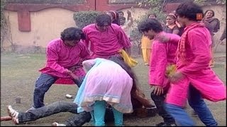 Humka Peeni Hai Bhangiya Peeni Hai  Holi Mein Laal Hui O Saiya Tere Liye Bollywood Holi [upl. by Rakso272]