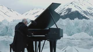 El pianista Ludovico Einaudi lleva tu voz al Ártico [upl. by Greg]