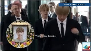 BTS y otros grupos de KPop le dan el último adiós al cantante de SHINee Jonghyun Video Funeral [upl. by Kling568]