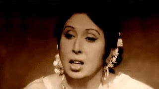 Iqbal Bano Payal mein geet hain chham chham ke [upl. by Immas]