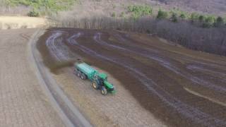 Spreading Liquid Cow Manure  John Deere 8420 Houle 6300 [upl. by Asek331]