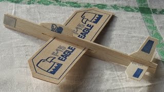 Unpacking and assembling the Guillow´s F15 Eagle Balsa Glider and test flying it outdoor [upl. by Ecnerwal]