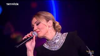 Petek Dincoz amp Ipek Acar Kim Arar duet Ipek Yolu TRT Muzik 20221229 HD720p origin format [upl. by Noside]