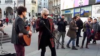 Rod Stewart  Impromptu street performance quotHandbags And Gladragsquot At Londons Piccadilly Circus [upl. by Dulcea]