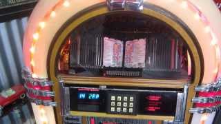 Seeburg Model SCCD1 1988 bubbler jukebox [upl. by Eatnahs382]