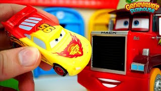 Play with Toy Cars with Color Changers and Magnetic Lifting Truck [upl. by Ettenig870]