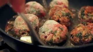 Recette Italienne 8 Boulettes au cœur de mozzarella  Sauge et Romarin [upl. by Inoy]