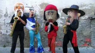 Musik Walk Act – The Sax Puppets – morphing [upl. by Siravrat955]