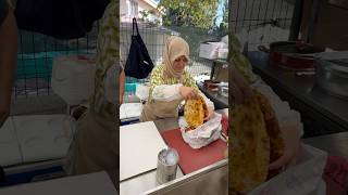 KMaraş Sosyete Pazarı Gülcan Ablamızdan Anne Lahmacun Dürümü…😋😋 [upl. by Nodnrb586]