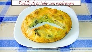 Tortilla de patatas con espárragos  Receta de Cocina en Familia [upl. by Benito]