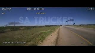 Dashcam of collision between truck and bakkie on N1 near Polokwane [upl. by Suhpoelc]