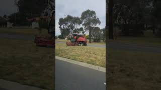 Toro Groundsmaster 5910 Front Deck RideOn Lawnmower Mowing the Lawn [upl. by Leesa]