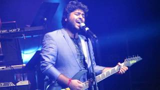 Arijit Singh singing Sunn Raha Hai Na Tu Live Aashiqui 2 [upl. by Haikan]