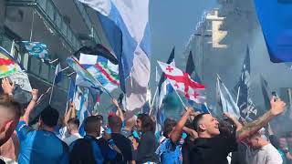 “Forza maglia azzurra”  “Il bacio di Carmando e Maradona”  Cori Napoli  Napul3  07 maggio 2023 [upl. by Okire]