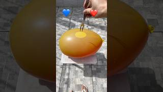 Desafio de Adivinhação Estourando um Balão Gigante Azul ou Vermelho ASMR Satisfatório Desafio [upl. by Enael]