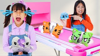 Aventura de Wendy y Ellie en la Máquina de Muñecas y Más 🧸 Niños aprenden a trabajar en equipo [upl. by Modern]