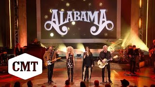 Little Big Town Performs quotThe Closer You Getquot  CMT Giants Alabama [upl. by Krm]