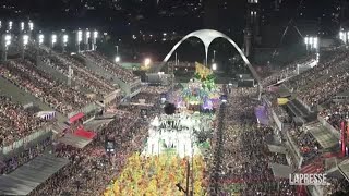 Carnevale di Rio la sfilata delle migliori scuole di samba [upl. by Ilse]