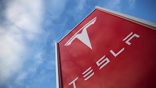 Tesla ruft 123000 LuxusLimousinen zurück [upl. by Molini]