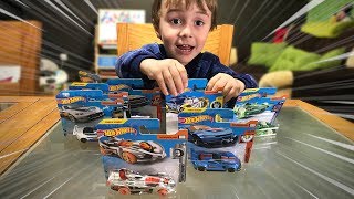 NOVOS CARRINHOS HOT WHEELS Coleção de Carros de Brinquedo Hotwheels da Toys R Us [upl. by Eselrahc]