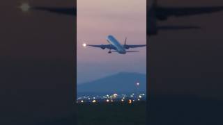 旭川空港離陸の様子旭川空港離陸東神楽町北海道hokkaido [upl. by Hartzell]