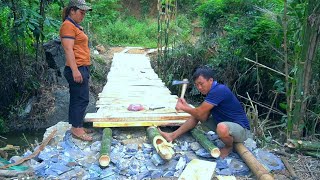 Together build a strong and sturdy wooden bridge  Strive for a good life [upl. by Juieta889]