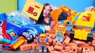 Çocuk videoları Sihirli kutudaki ekskavatörü bulalım Lego oyuncakları ile inşa oyunları [upl. by Nwadal538]