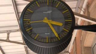 Horloge SNCF folle [upl. by Sarkaria]