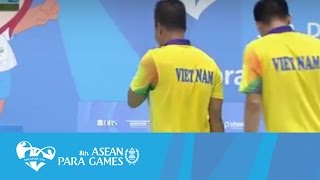 Badminton Mens Standing Team Singapore vs Vietnam Match 5  8th ASEAN Para Games Singapore 2015 [upl. by Quintilla]