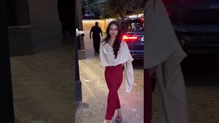 Nysa devgan spotted city shortvideo bollywood khaber zoya trending [upl. by Donegan234]