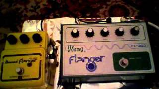 vintage Ibanez Flanger FL305 vs vintage Ibanez Flanger FL303 [upl. by Novaat]