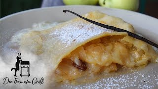 Bayerischer Apfelstrudel  Rezept mit quotausgezogenemquot Strudelteig [upl. by Ylime]