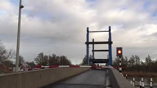 Brugopening Stadspolders fietsbrug Dordrecht Hefbrug Liftbridge Pont Levant Hubbrücke [upl. by Rialb110]