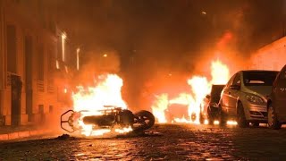 quotGilets jaunesquot des voitures incendiées à Paris [upl. by Ytsirhk]