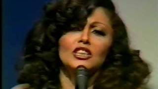 Maria Creuza canta quotLapinhaquot em 1975 [upl. by Omlesna]