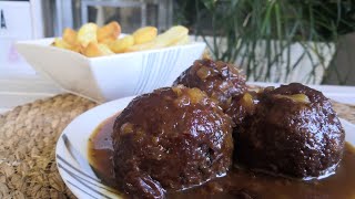 Boulettes à la Liégeoise [upl. by Dylana]