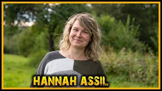 Interview mit Hannah Assil  20 schnelle Fragen an 7 vs Wild Teilnehmerin  Hat sie nen Vogel [upl. by Arabrab948]