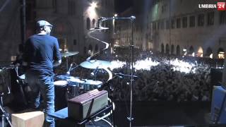 Umbria Jazz 2013 piazza IV Novembre esplosiva per Dj Ralf [upl. by Sileas]