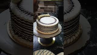 1kg butterscotch cake normal design 😱cakedesign youtube shortvideo youtubeshorts 🤩 [upl. by Rosario]