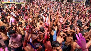 Farbenschlacht trotz Corona Hindus feiern Holi [upl. by Vittorio189]