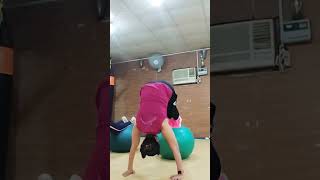 Gym Ball Balance using my upper Body Strength 💪💪 stretchreflex upperback [upl. by Ahsan]