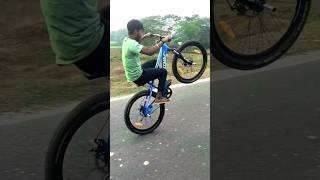 Subscribe ll😱 cycle stunt wheelie shots video viralvideo trending ytshorts [upl. by Wahkuna]