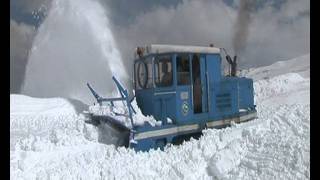 Schneeräumung der Grossglockner Hochalpenstrasse [upl. by Ahsimek404]