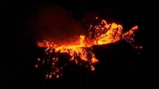 Eruption au Piton de la fournaise le volcan de la Reunion [upl. by Willy]